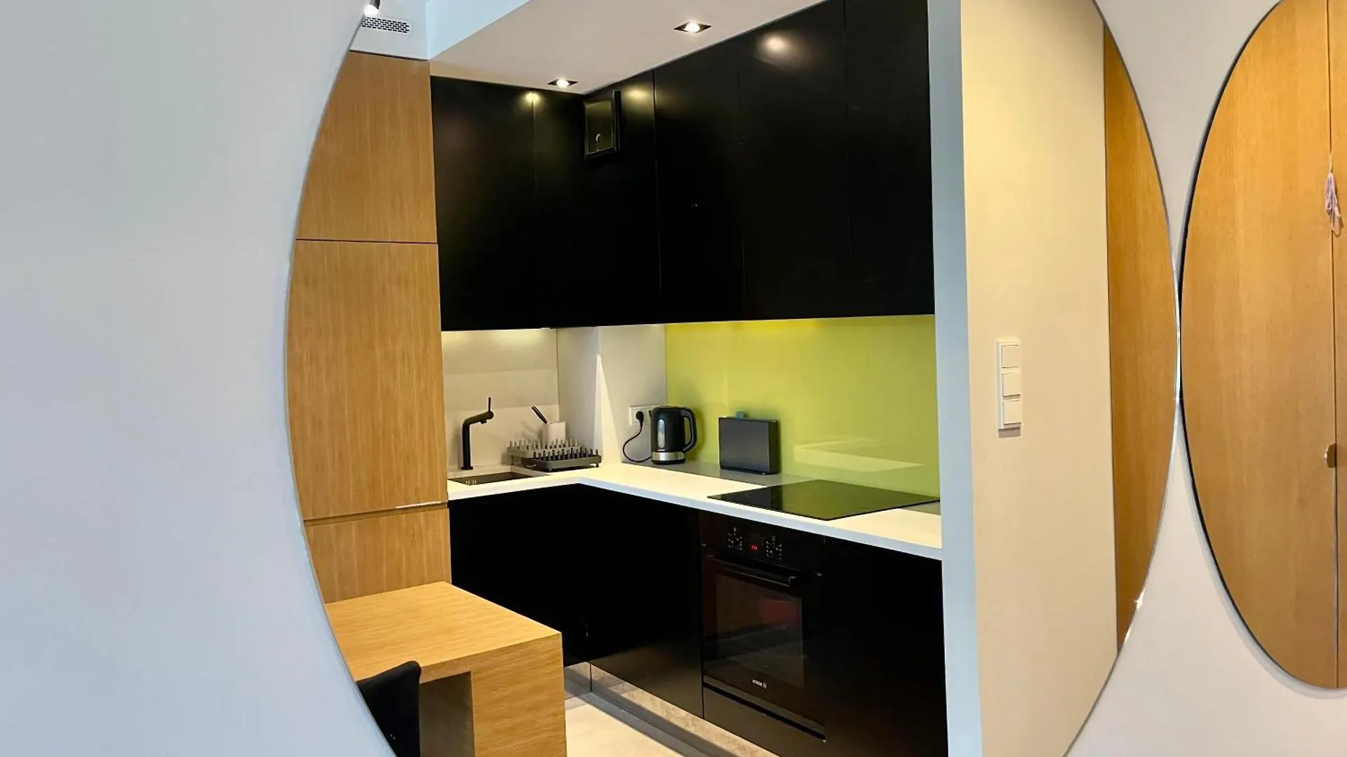 아파트 Apartament Z Ogrodem Na Osiedlu Aquarius 소포트