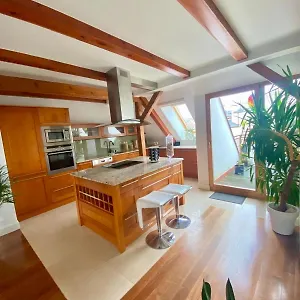 Rj Chopina Apartment